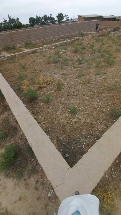 yer sotiladi uchastka