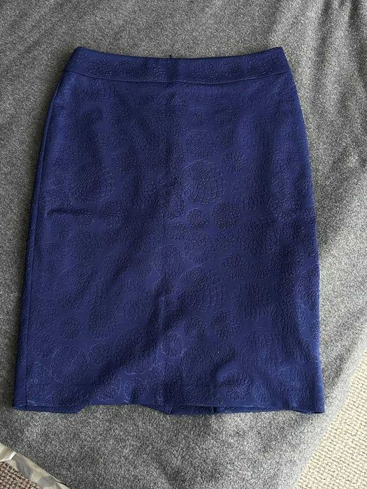 Елегантен дамски комплект пола + блуза празничен костюм