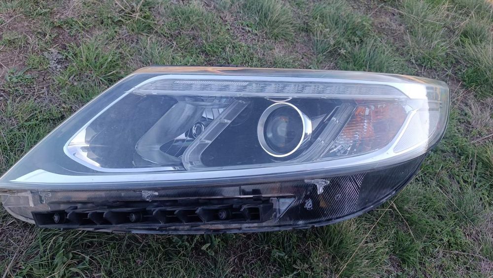 Ляв фар за Киа Соренто 2013-2015