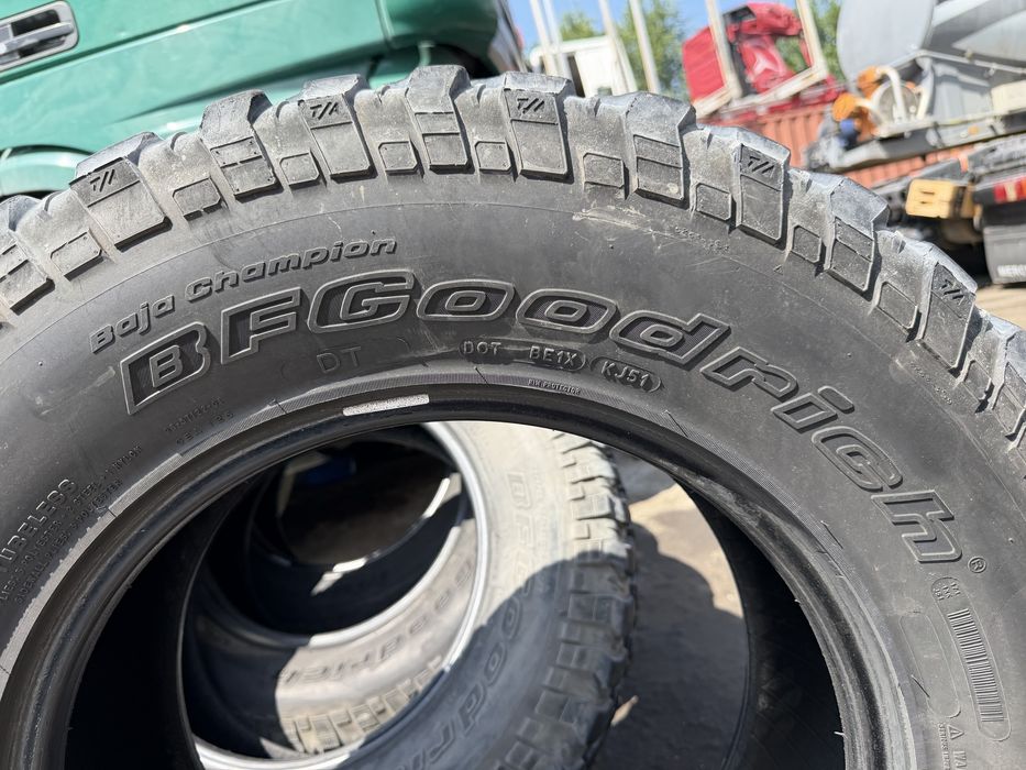 Продам резину , б/у. Стояла еа тойота 4RUNNER