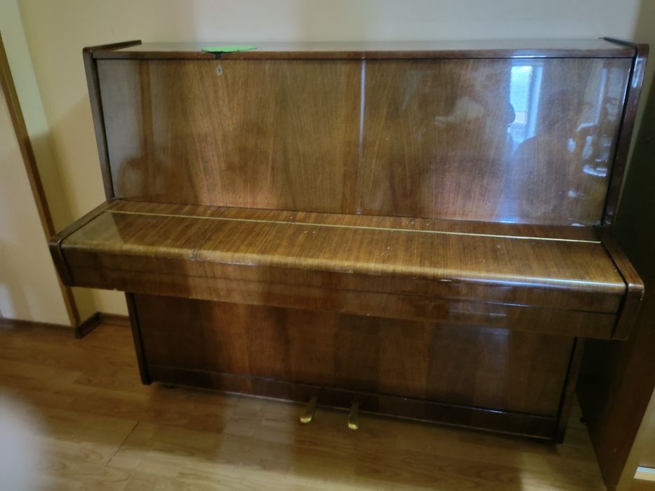 ПРОДАЕМ фортепиано