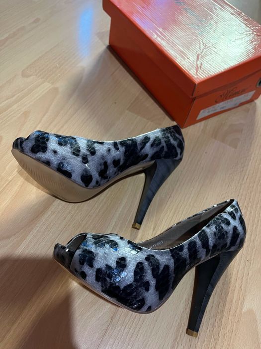 Чисто нови токчета