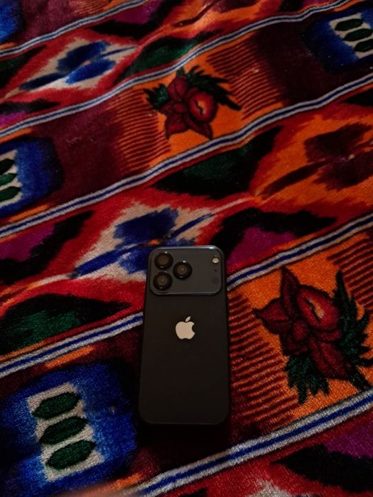Iphone 17 pro max mini holati ideal srochno sotiladi