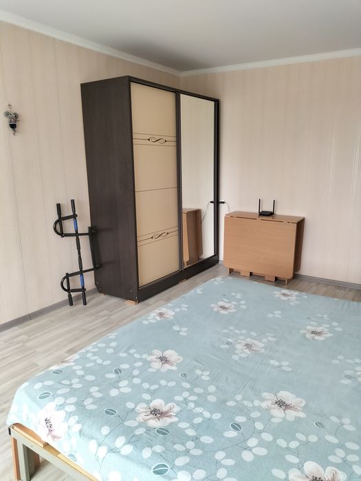 Продам 3-х  комнатную квартиру .