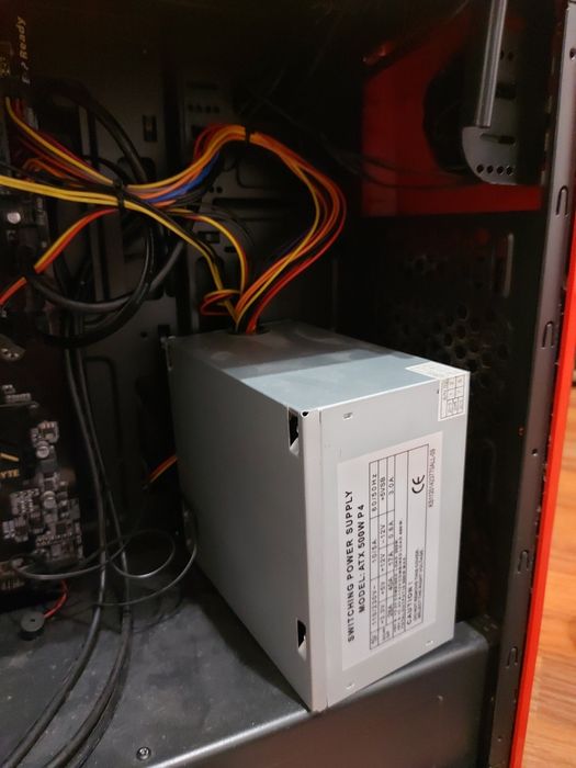 Vand calculator PC , Intel G4400 , 8GB RAM DDR4 , Amd RADEON R7 200