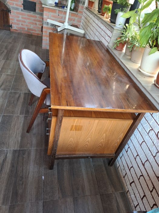 Birou din lemn (pal și lemn masiv)