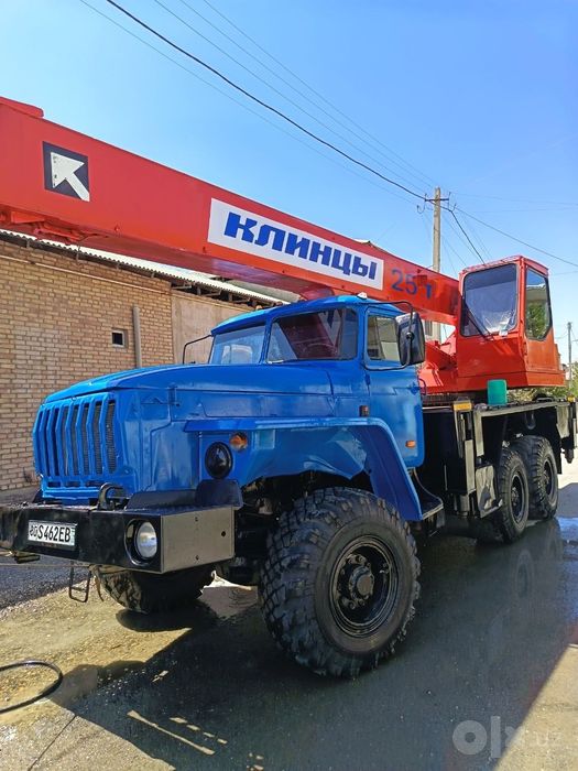 Автокран Урал 25 т