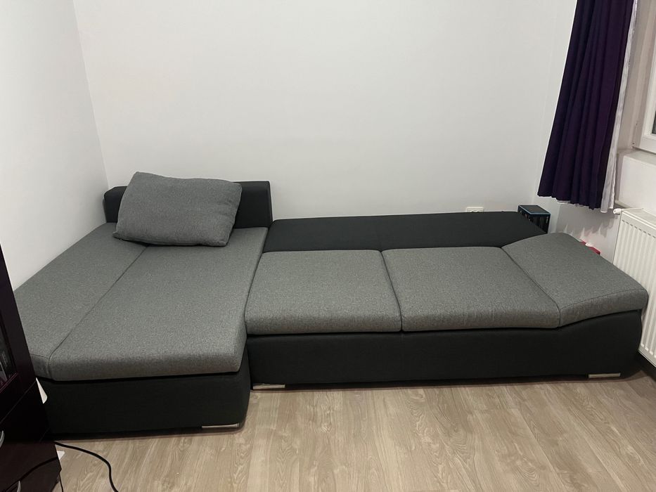 Vând colțar de stânga în stare foarte bună