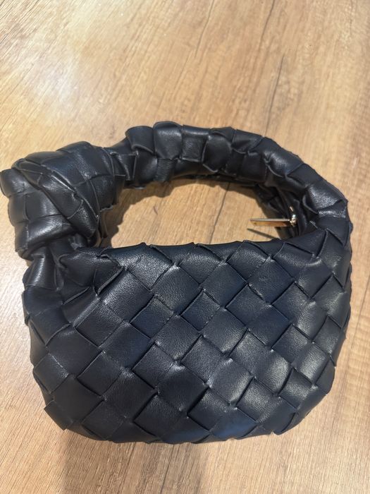 Дамска чанта мини по модел на Bottega Veneta jodie