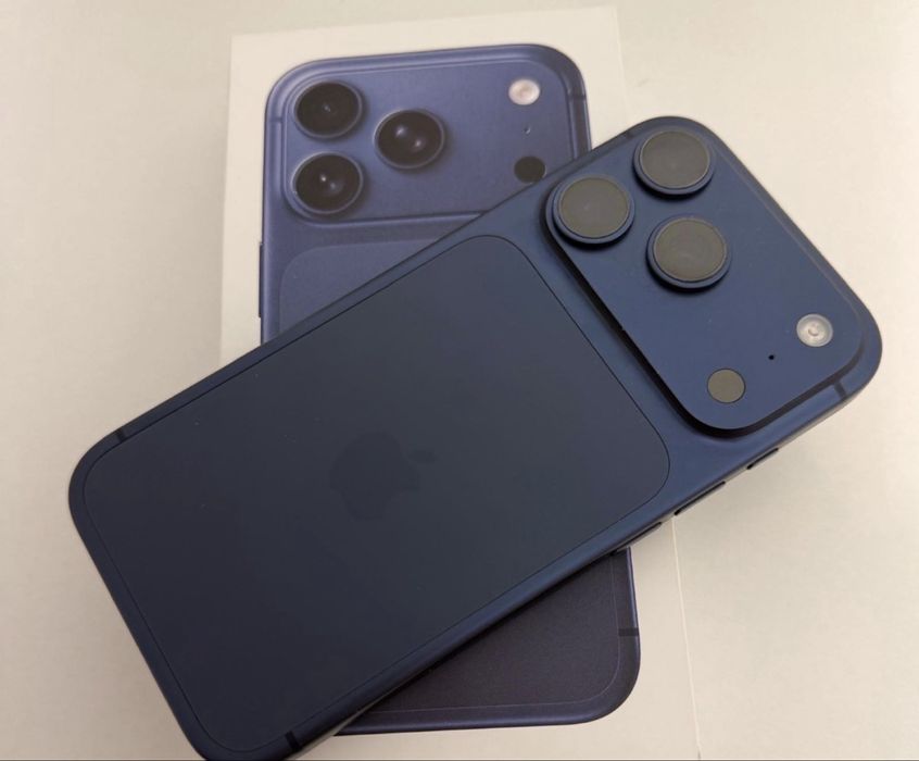 IPhone 17 pro blue
