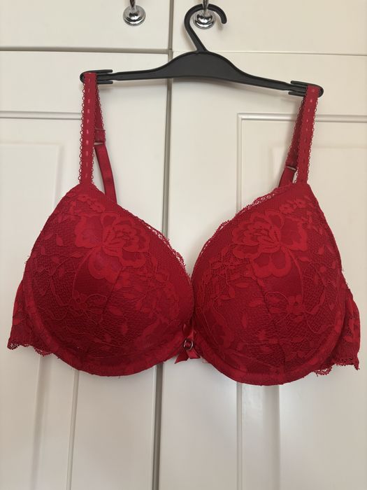 Сутиени H&M, Tezenis, Hunkemollee