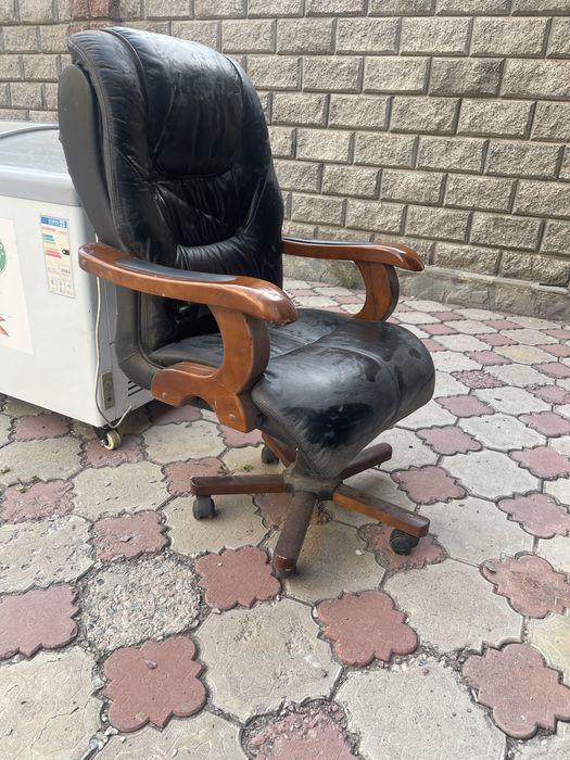 Кресло удобное черное