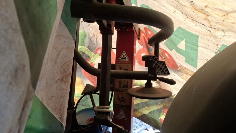 Mașină dejantat anvelope Butler Italia.