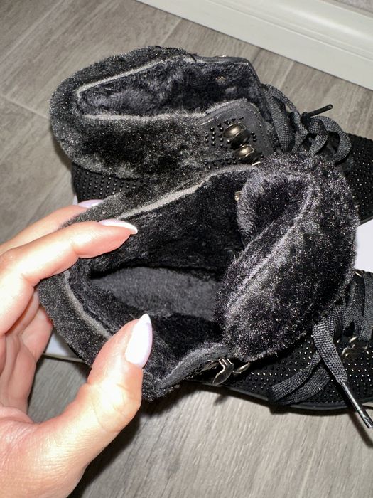 Нови боти с пух вътре 37 номер