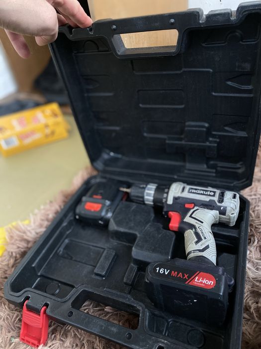 Шуруповерт акквиуляторный