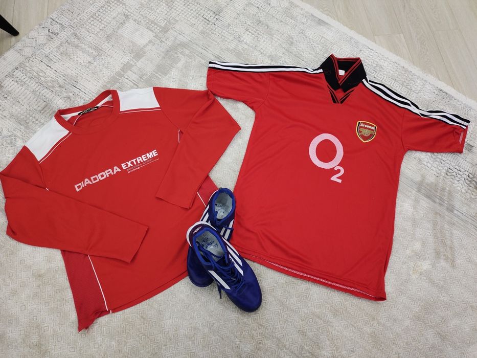 Футболки и бутсы для футбола