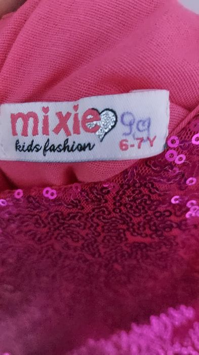 Платье на девочку в идеальном состоянии