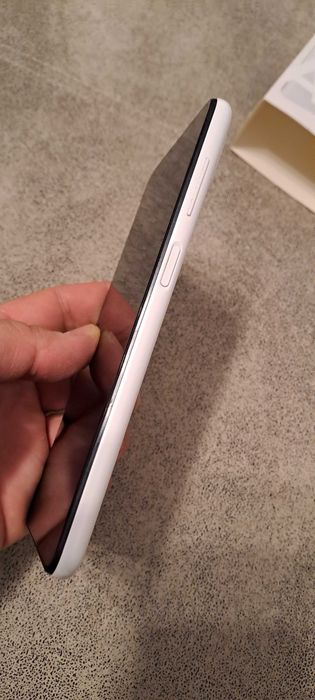 Продавам Samsung Galaxy A12