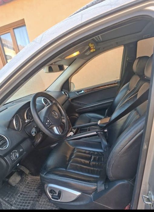 Vând Mercedes ml 320