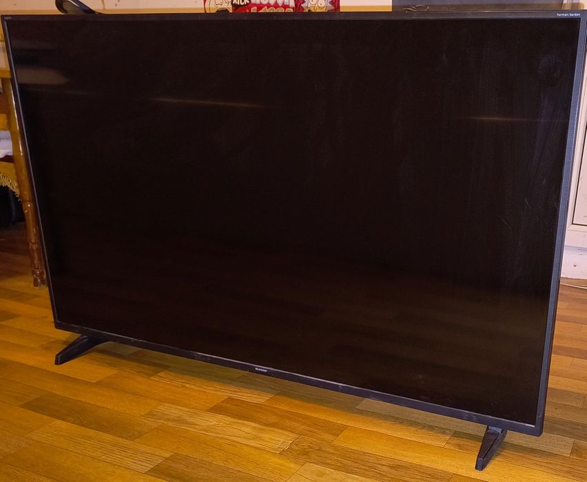 Sharp Smart TV model 50UI7422E  -  4K -127 cm diagonala