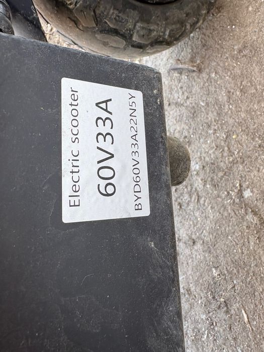 Vând trotinetă electrică