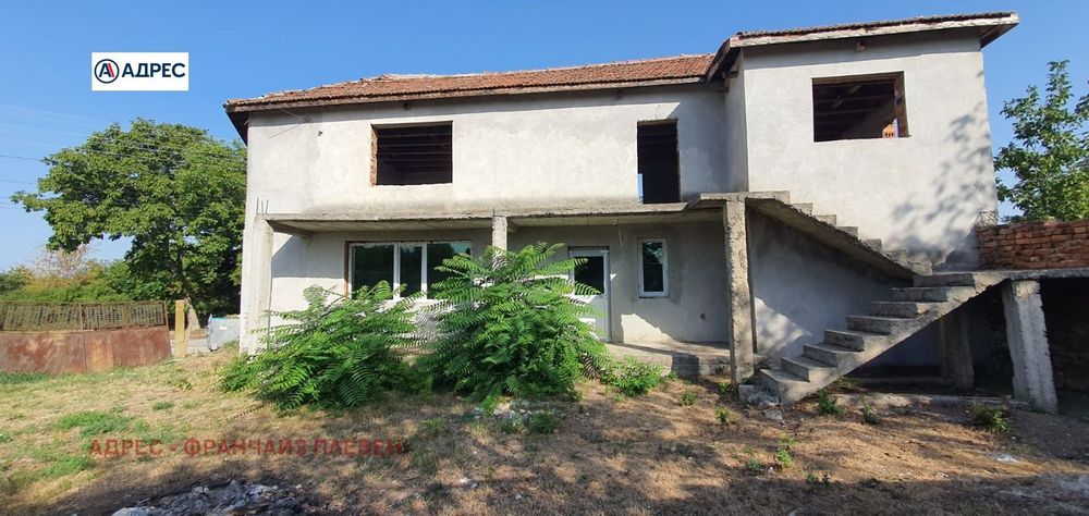 Къща в Плевен, област-с.Върбица площ 150 цена 38000