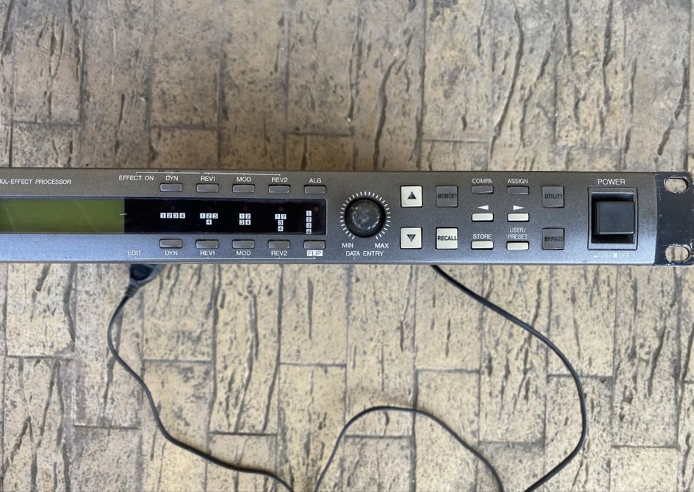 procesor Yamaha FX900 ( voce / instrumente muzicale )