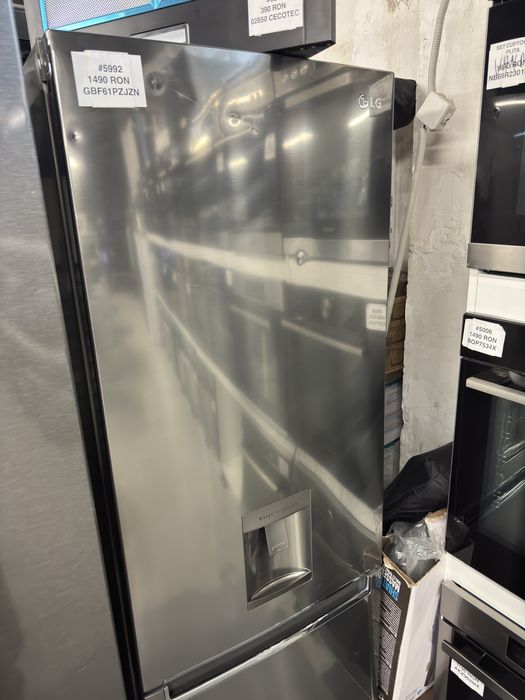 Combina frigorifică LG GBF61PZJZN