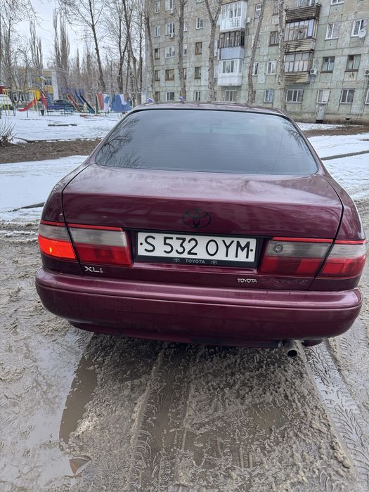 Продам машину Тойота Карина Е