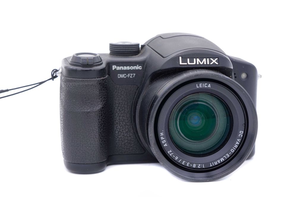 Aparat foto digital Lumix FZ7 12x zoom 6 megapixeli, ca nou