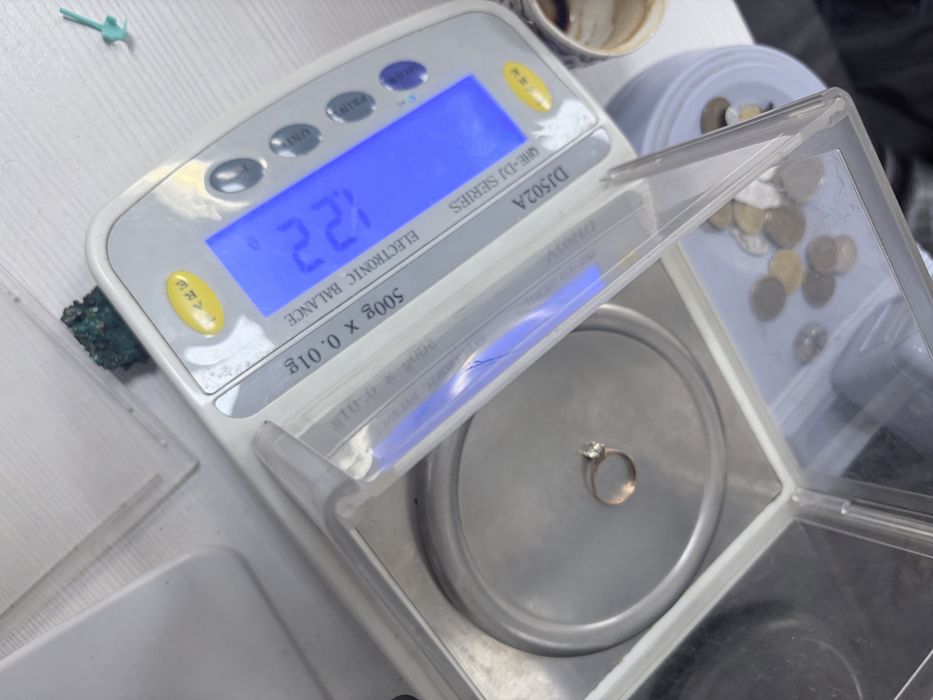 Кольцо с бриллиантом 0.7 карат