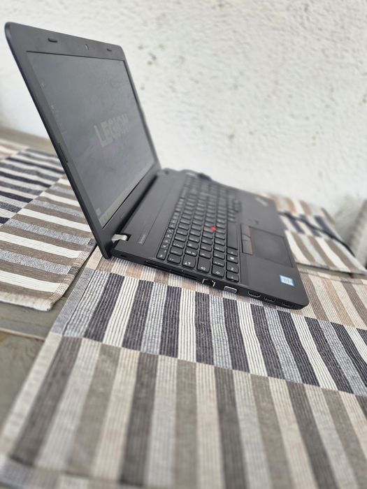 Laptop slim Lenovo E560 cu i5 ssd