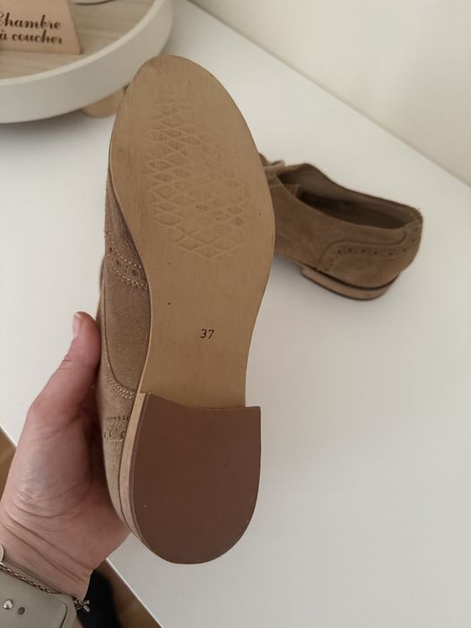 Pantofi din piele intoarsa