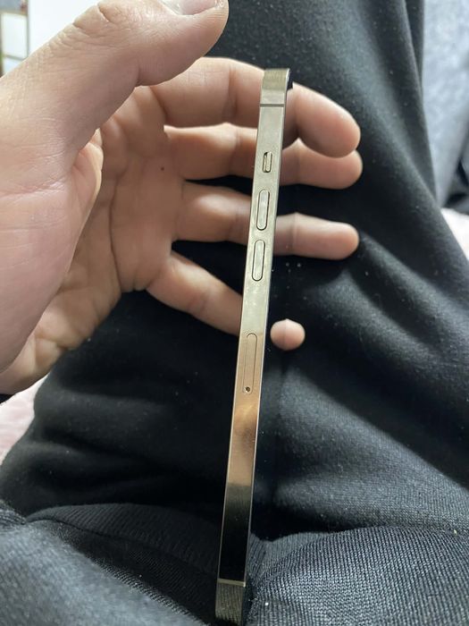 Iphone 12 pro max Много Запазен