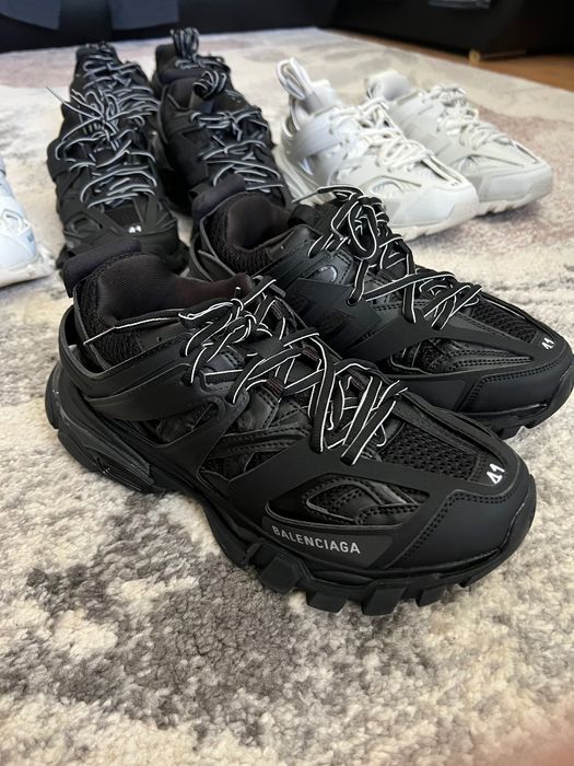 Vând balenciaga track albi/negri