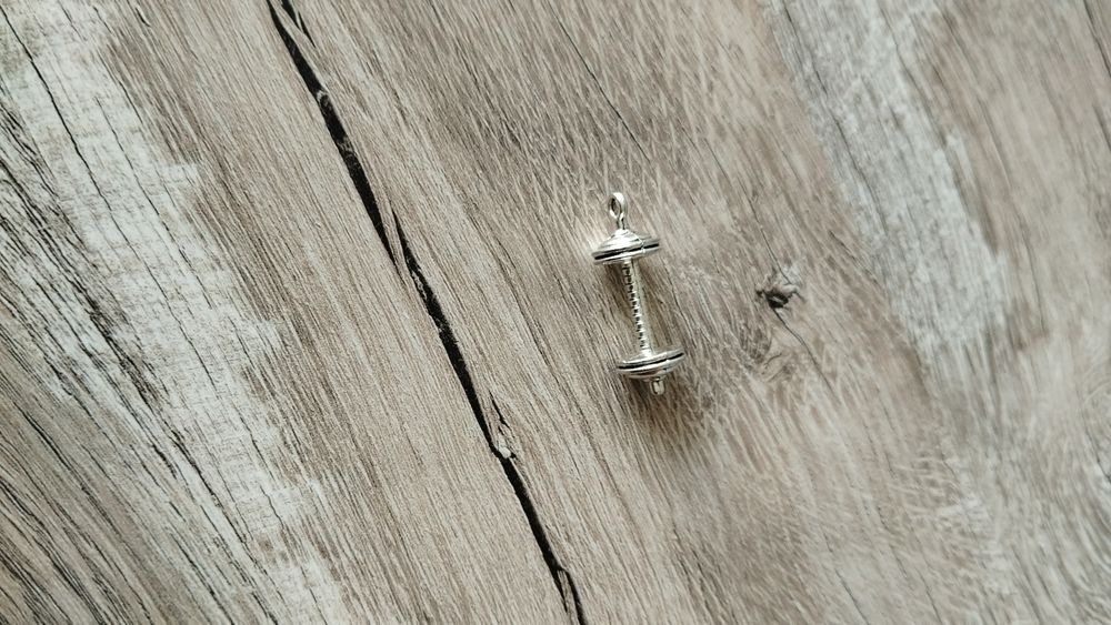 Брелок в виде гантели