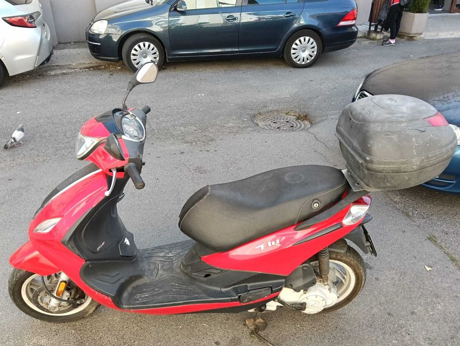 Scuter Piaggio Fly 50 4T an fabricatie 2014, acte Germania, 13.000 km, neinmatriculat in RO