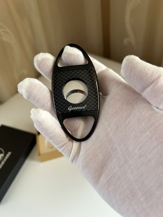 Подаръчен комплект за пури – карбон запалка и резачка, кутия