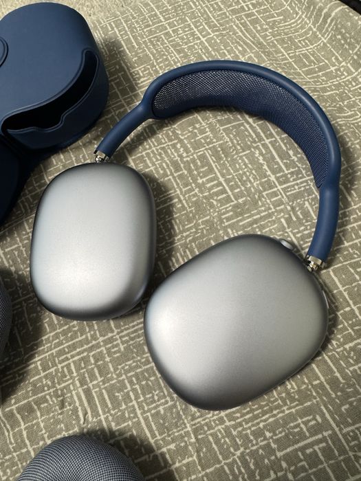 AirPods Max продается