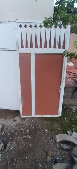 Дарвоза сотилади