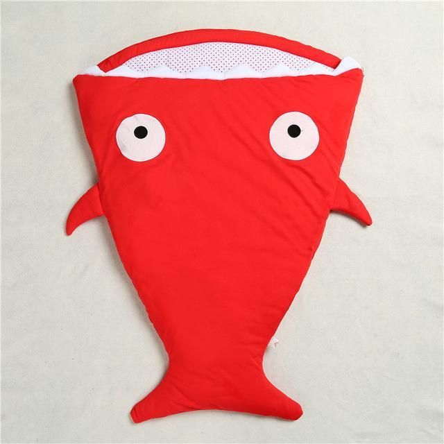 Sac de dormit bebe in forma de rechin