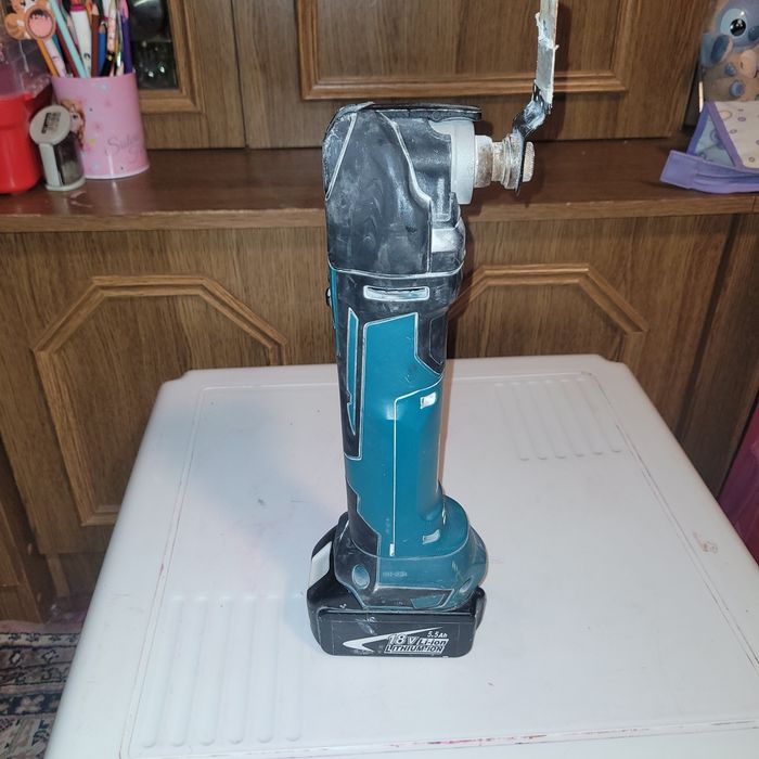 Sculă multifuncțională MakitaDTM51