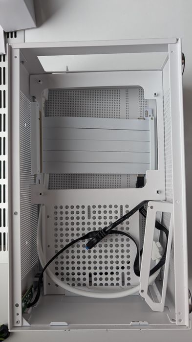 Корпус PCcooler i100 + PCI Express 3.0 райзер