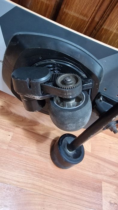 Skateboard electric Summerboard SBX pret de magazin 1700 dolari