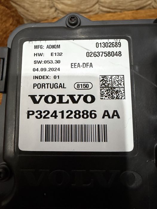 Ceasuri bord / Ceasuri digitale VOLVO XC40, XC60 : P32412886 AA