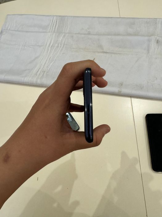 Продам редминот 12 4ж и самса а51