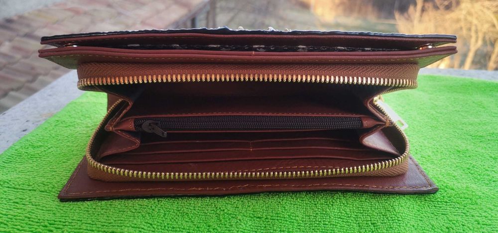 Портмоне от естествена крокодилска кожа