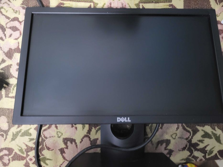 Monitor Dell HD cu mufa VGA si DVI