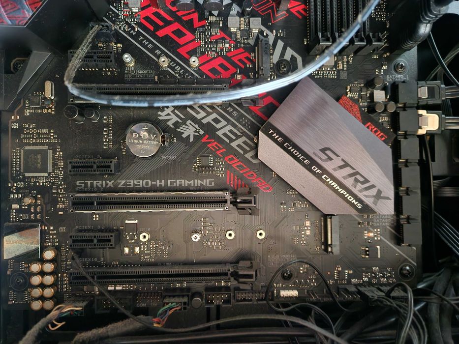 placa de baza asus rog strix z390 second hand si noi de vanzare