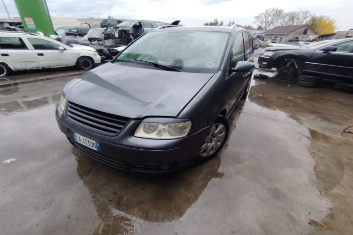 Oglinda stanga Volkswagen VW Touran 2005